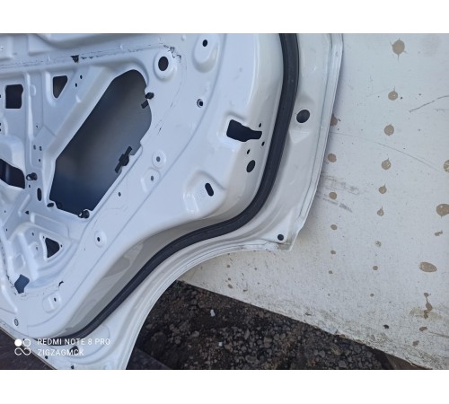 Дверь (задняя правая)