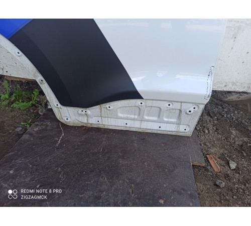 Дверь (задняя правая)