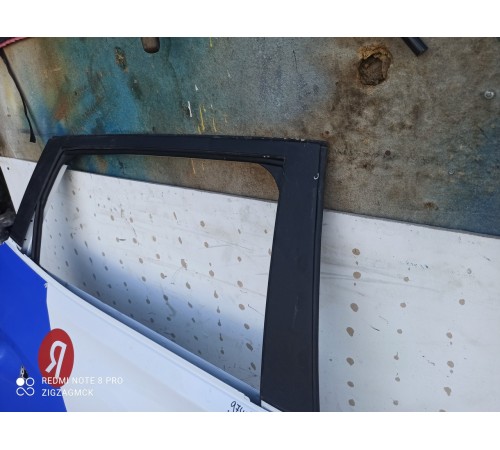 Дверь (задняя правая)