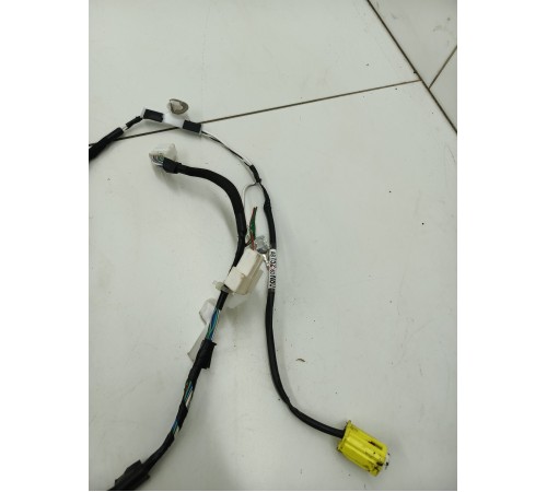 Электропроводка двери передняя левая