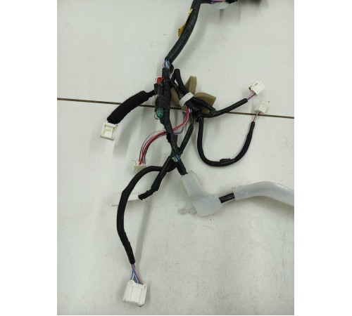 Электропроводка двери передняя левая
