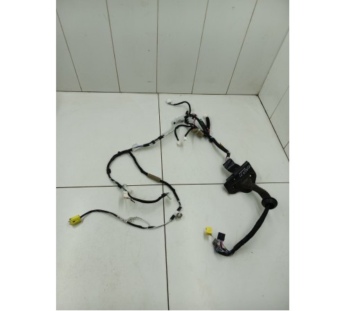 Электропроводка двери передняя левая