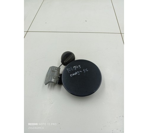 Лючок бензобака с крышкой