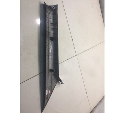 Обшивка стойки (передняя, левая)