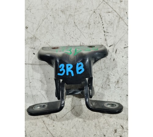 Петля двери задняя правая верхняя