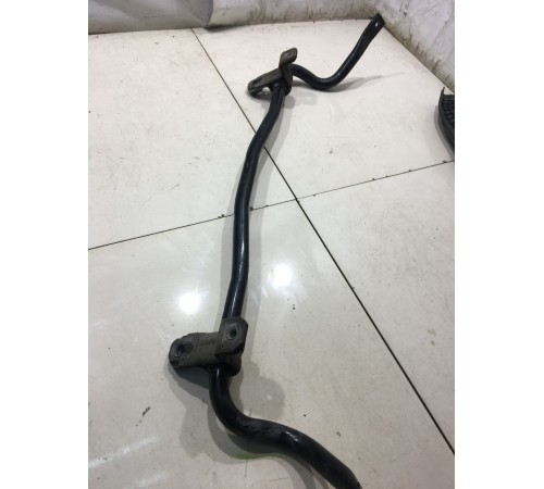 Стабилизатор передний