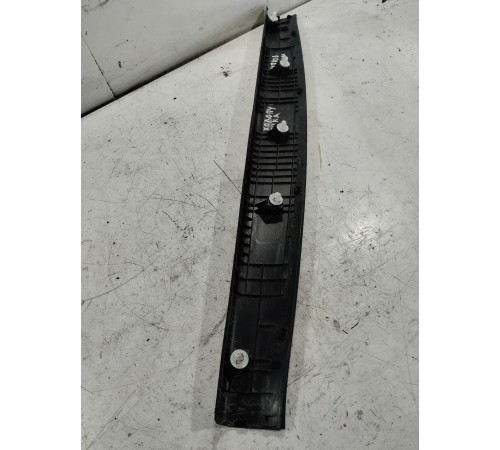 Обшивка крышки багажника