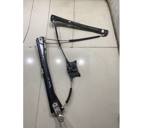 Стеклоподъемник (передний правый)