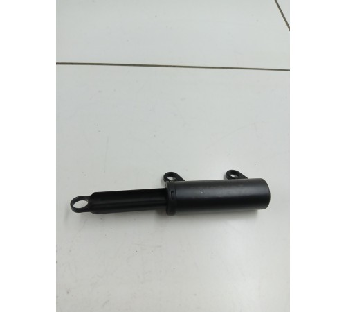 Механизм открывания бардачка