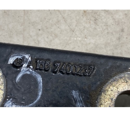 Петля багажника (правая)