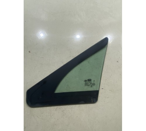 Форточка двери(передняя правая)