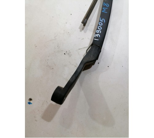 Поводок стеклоочистителя задний