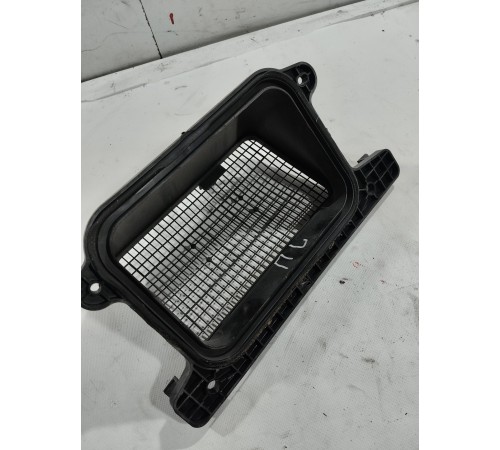 Решетка воздухозаборника передняя левая