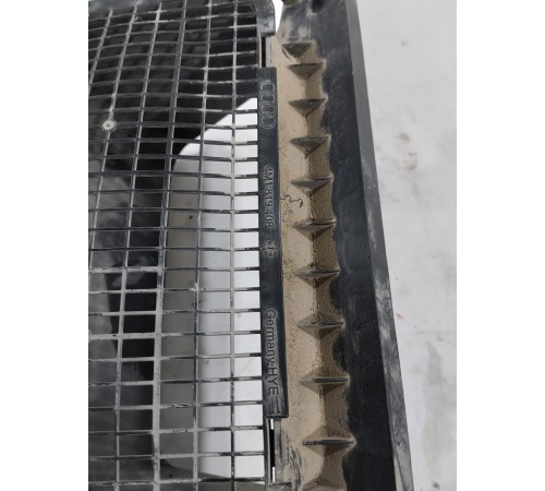 Решетка воздухозаборника передняя левая