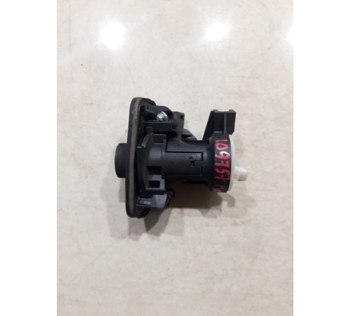 Личинка замка крышки багажника