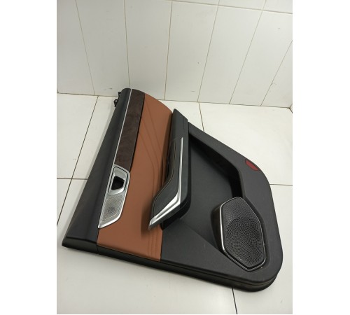 Обшивка двери задняя правая