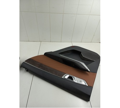 Обшивка двери задняя правая