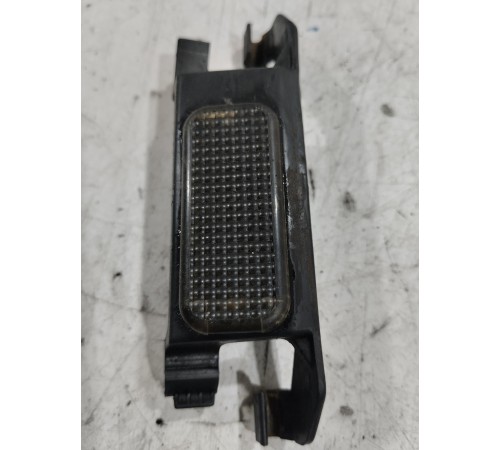 Плафон внутреннего освещения салона