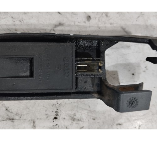 Плафон внутреннего освещения салона