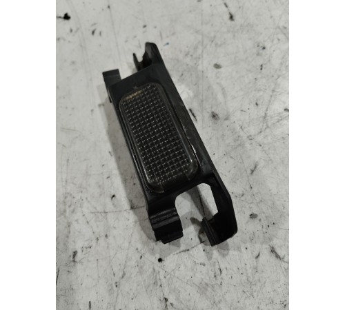 Плафон внутреннего освещения салона