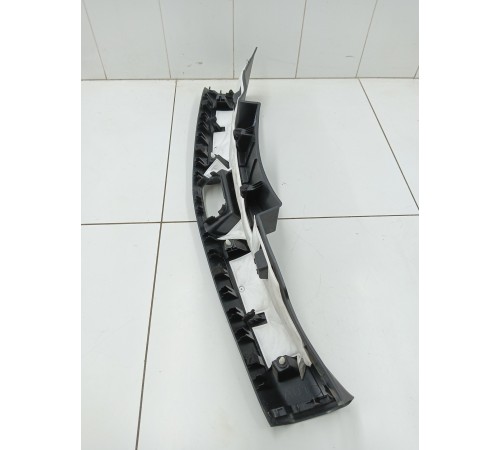 Накладка замка двери крышки багажника