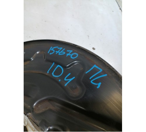 Кулак поворотный передний левый