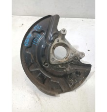 Кулак поворотный передний левый