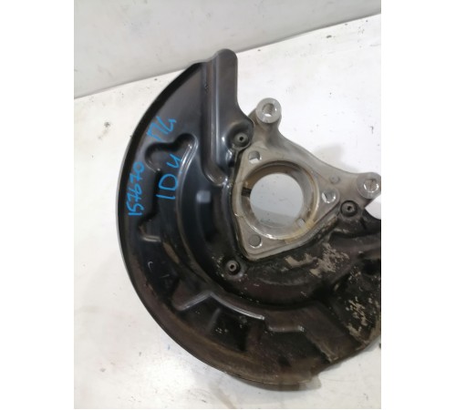 Кулак поворотный передний левый