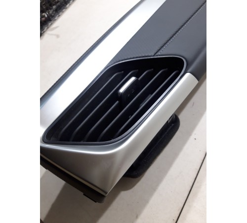 Накладка торпедо декоративная с воздушным дефлектором правым