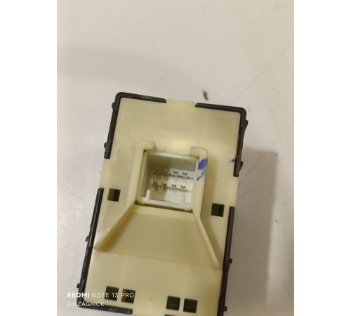 Кнопка блокировки дверей и стекол