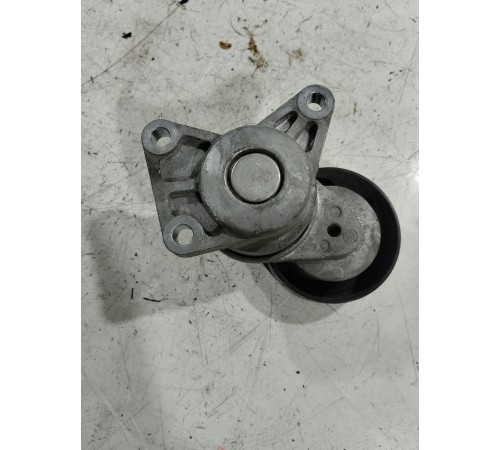 Ролик натяжителя ремня