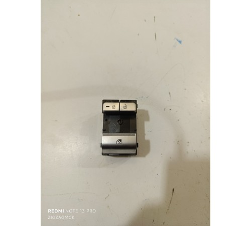 Кнопка блокировки дверей и стекол