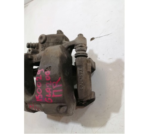 Суппорт передний правый