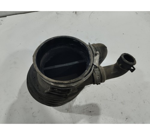 Патрубок корпуса воздушного фильтра