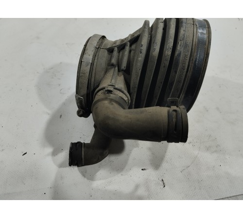 Патрубок корпуса воздушного фильтра