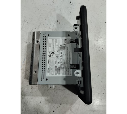 Магнитола (мультимедийный центр)