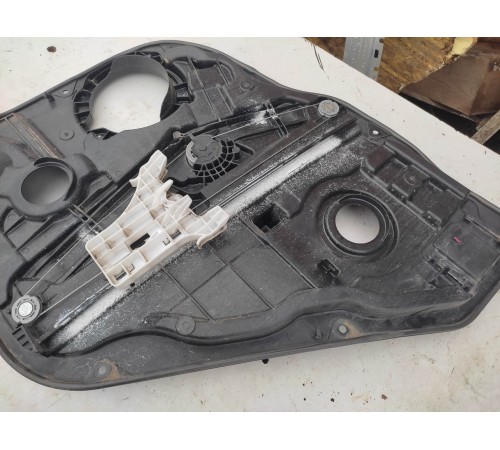 Стеклоподъемник (задний левый)