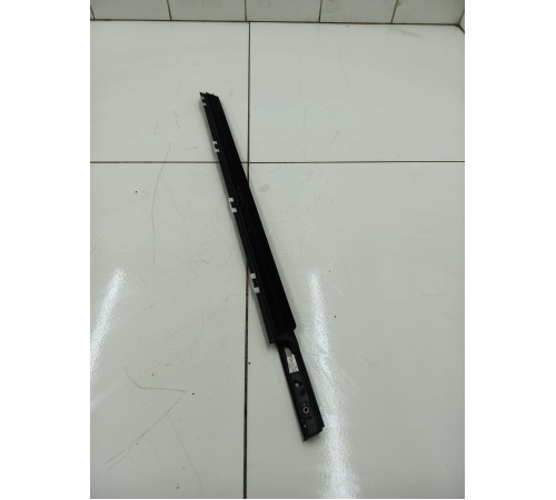 Уплотнитель стекла двери задний левый внешний