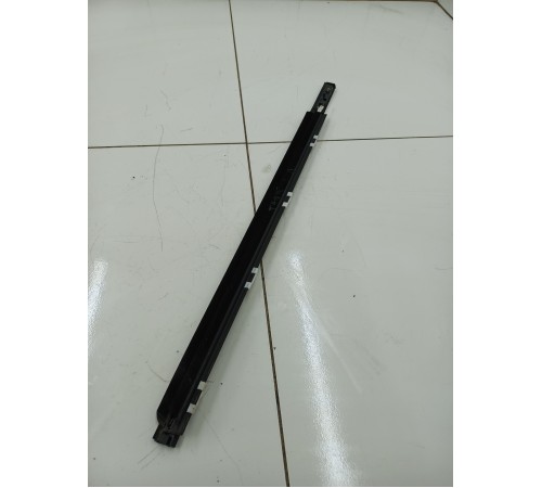 Уплотнитель стекла двери задний левый внешний