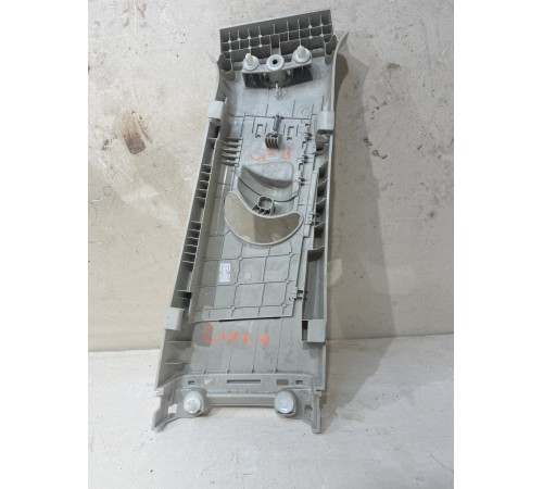 Обшивка стойки центральная левая