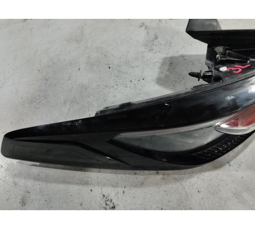 Фонарь задний левый наружный