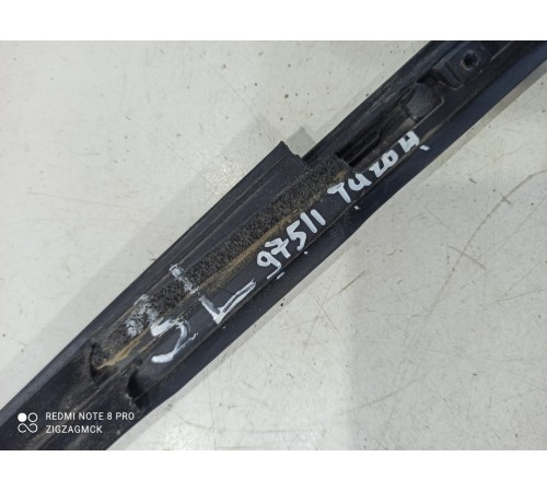 Уплотнитель стекла (задний левый наружный)