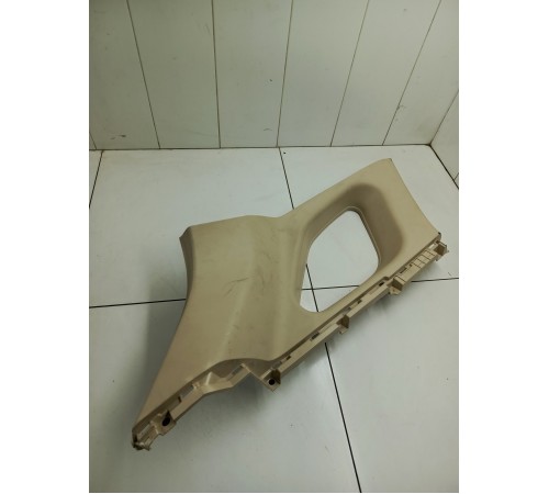 Обшивка задней стойки левая верхняя