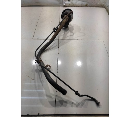 Горловина топливного бака