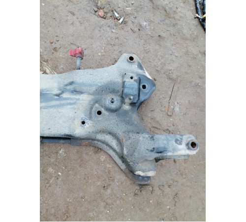 Балка подвески передняя (подрамник)