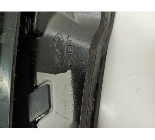 Спойлер крышки двери багажника