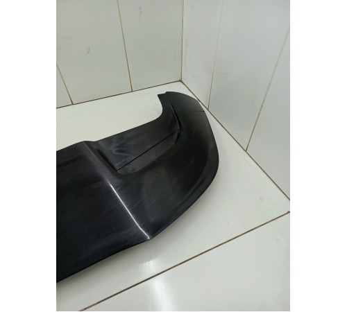 Спойлер крышки двери багажника