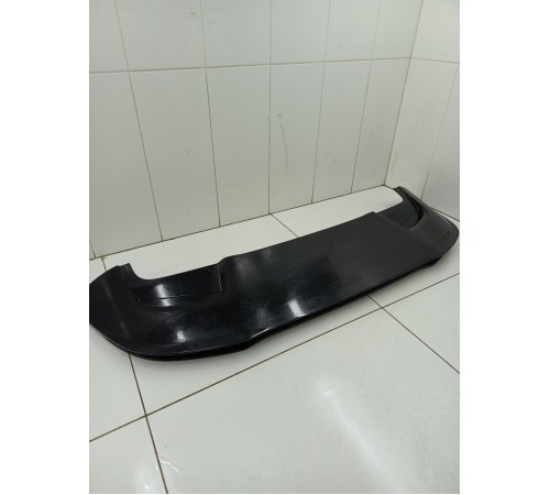 Спойлер крышки двери багажника