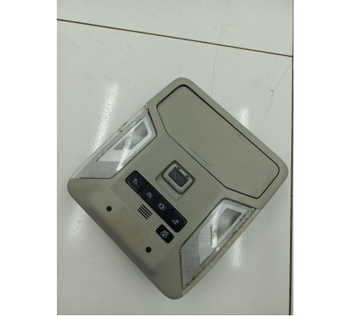 Плафон освещения салона передний