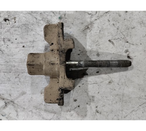 Фиксатор запасного колеса